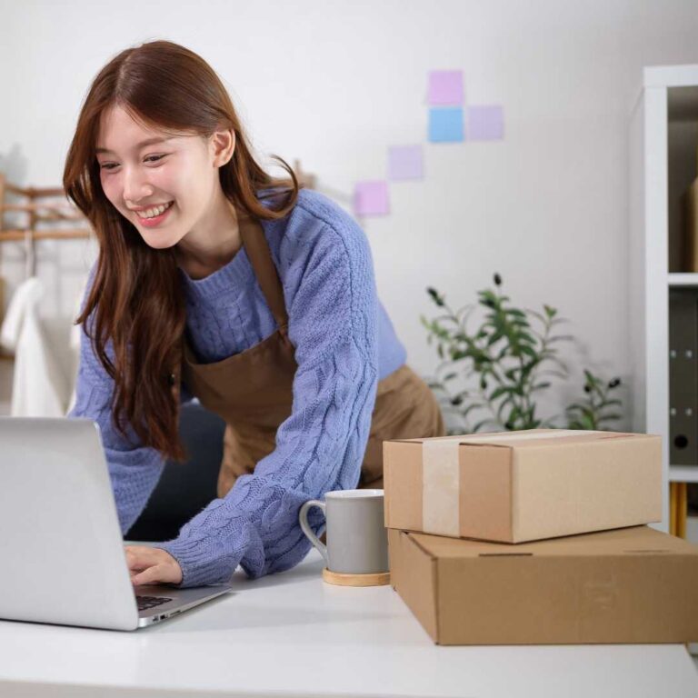 Entrepreneur learning eCommerce growth foundations online at Chak.ai Academy.